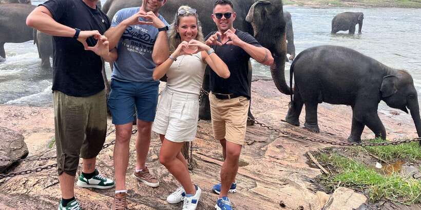 Day Tour to Elephant Orphanage / spice garden - The short local restaurant stop: coffee and snacks without losing the day