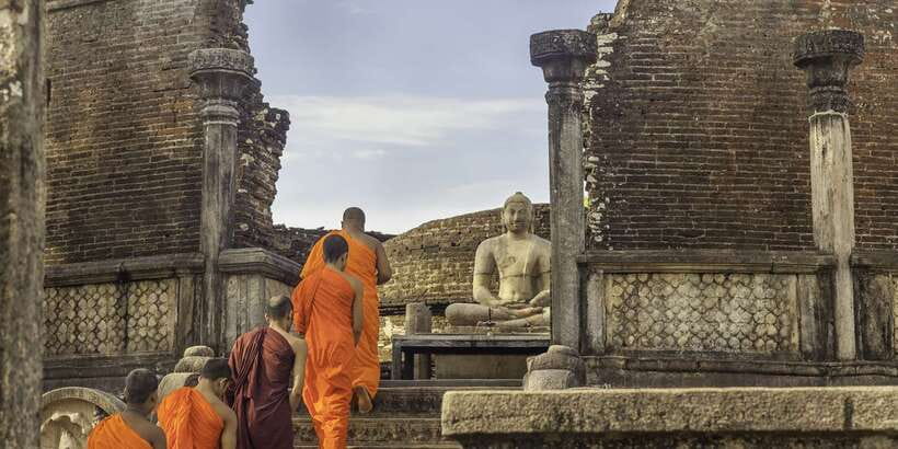 Day Trip to the Ancient Capital of Polonnaruwa From Colombo - Lankatilaka Gedige: a temple stop that gives you the scale fast