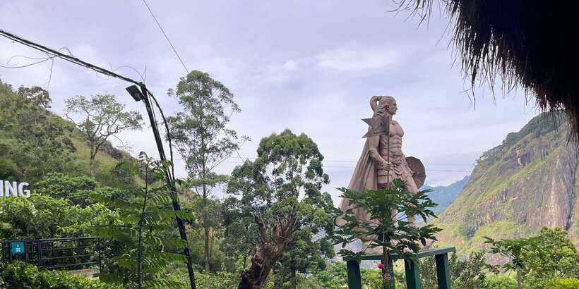 Discover the Best of Sri Lanka in 2 Days - Ambuluwawa Tower in Gampola: one more viewpoint before Dambulla