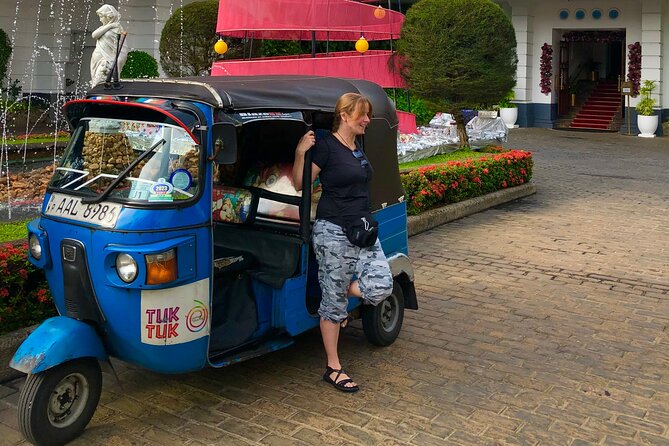 Explore Colombo by Tuk Tuk Morning & evening (Private Tours) - Stop 5: Dutch Hospital Shopping Precinct for a quick change of pace