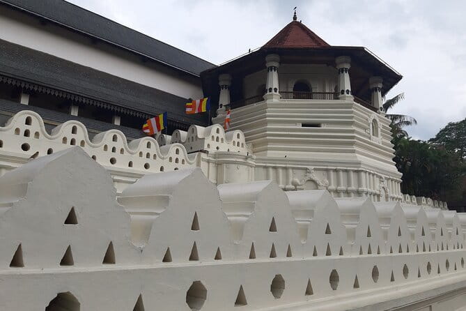 Explore Sigiriya, Kandy,Nuwaraeliya,Galle From Colombo - Sigiriya Rock Fortress, plus Dambulla’s cave art you can’t unsee