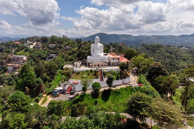 Explore Sri Lanka with Prasanna Sampath - When you head toward Sigiriya, comfort and timing matter