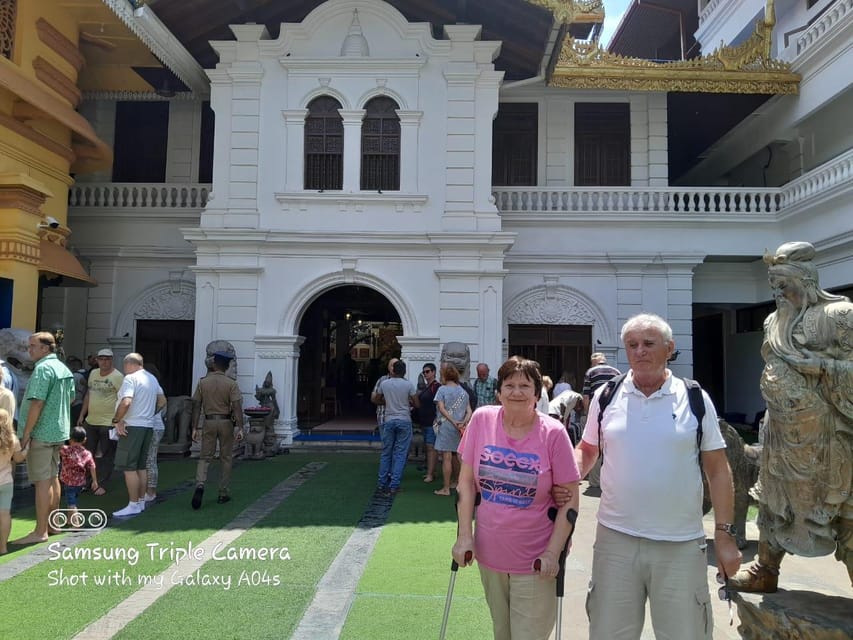 Explore The Colombo City by Private Tuk Tuk or Car - Independence Square: A Short Stop With Big Meaning