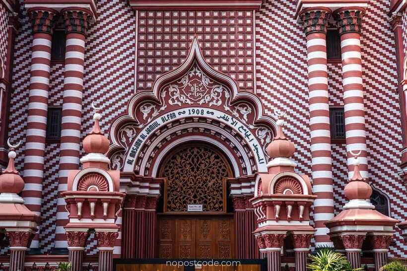 Explore The Colombo City by Private Tuk Tuk or Car - Colonial Colombo at Dutch Hospital and Wolfendhal Dutch Church (1749)
