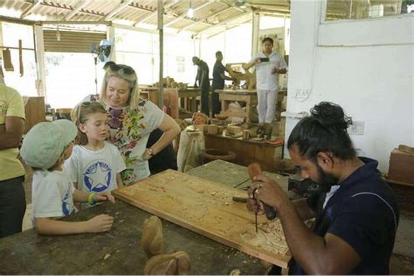 From Colombo: Kandy Temples and Pinnawala Full-Day Tour - Gem factory, spice garden, and wood carving stops: useful, but set your boundaries