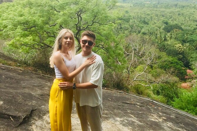 From Colombo: Sigiriya and Dambulla Day Trip and Safari - Oakray Woodcarvings and the final unwind before Colombo