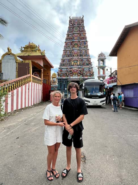 From Negombo: Colombo City Tour by Tuk Tuk with Hotel Pickup - Galle Face Green and the Fort area, where the city meets the ocean