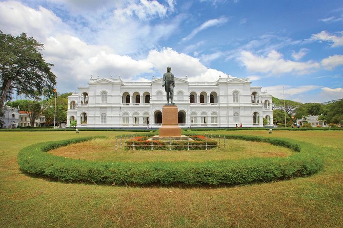 Full Day Colombo City Tour - Temples, Parks, and the Culture Stops: Gangarama, National Museum, Nelum Pokuna