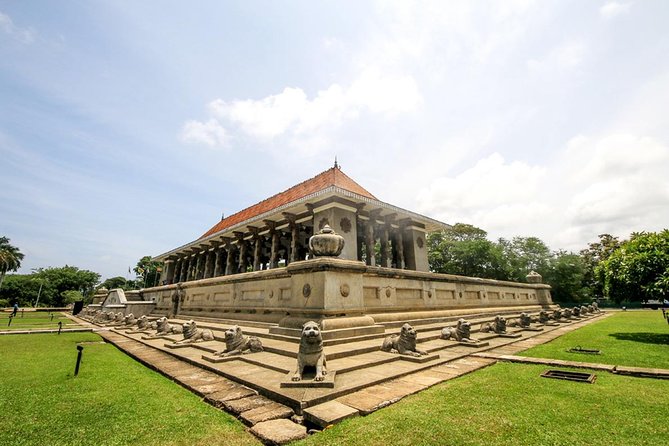 Full-Day Colombo City Tour (Private Car) - Town Hall, Viharamahadevi Park, and the City’s Public Spaces
