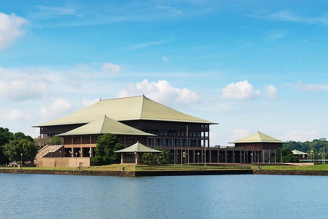Full-Day Colombo City Tour (Private Car) - Shopping Stops, Lotus Tower, and the Wall Art Between Icons