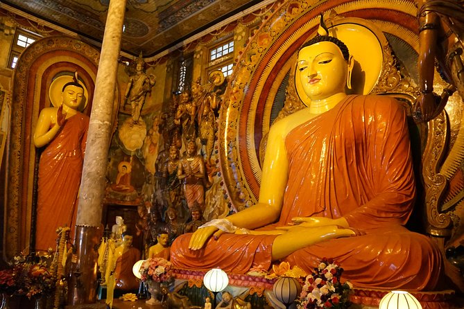 Full Day Tour to Sigiriya & Dambulla from Negombo - A quick stop in Dambulla town: the wholesale fruit and vegetable market