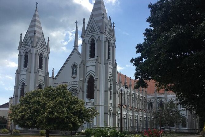 Half-Day Negombo City Tour with Ayurvedic Massage & Local Lunch - Dutch Canal and Dutch Fort: water travel in 1802, walls that lasted