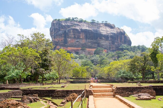 Highlights of Sri Lanka 8 Days Private Tour - Day 2: Ritigala Forest Monastery, then a Minneriya elephant jeep safari
