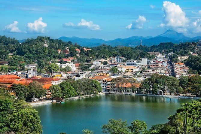 Kandy and Pinnawala Private Day Tour from Colombo/Negombo - Kandy viewpoint: a quick payoff with a big view