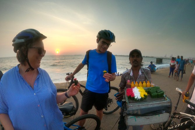 Luxury Night Cycle Tour of Colombo - Gangaramaya Temple and the Beira Lake calm