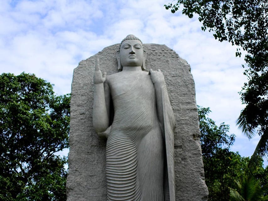 Marino Beach Colombo - Colombo City Tour - Gangaramaya Temple: a longer stop with real atmosphere