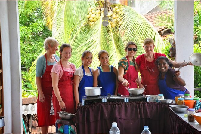 Market Tour and Cooking Class from Colombo - Cooking workshop in the kitchen studio: breadfruit curry and the main dish