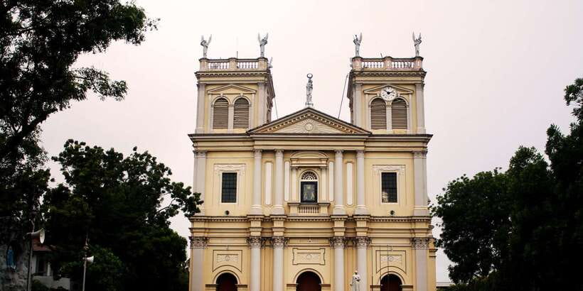 Negombo: Fishing Village Highlights Private Tour by Tuk Tuk - Angurukaramulla Temple: Buddhist Art With a Long View
