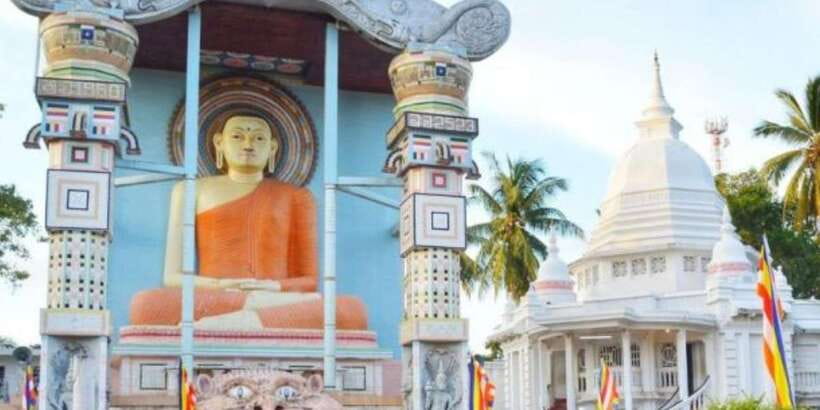 Negombo: Fishing Village Highlights Private Tour by Tuk Tuk - St. Mary’s Church: A Major Cathedral Pause