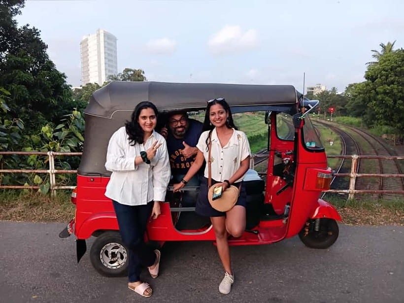 Personal Guided Colombo City Tour by Tuk Tuk - All Inclusive - From Hindu kovil to the Red Mosque: religious sites with real context