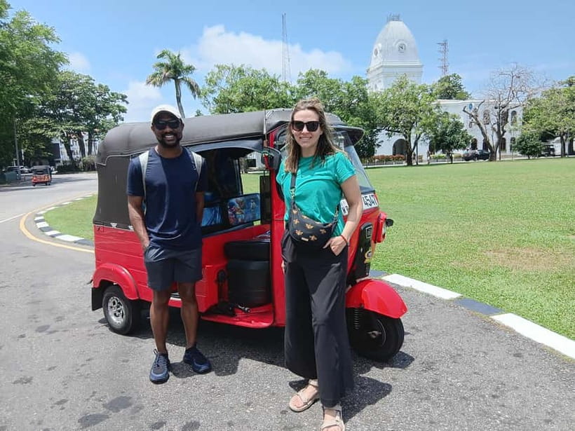 Personal Guided Colombo City Tour by Tuk Tuk - All Inclusive - Tea tasting: the most relaxing part of the half-day