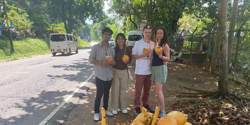 Pinnawala,Kandy Day Tour from Colombo/Negombo - The whale photo claim: ask what stop makes it happen