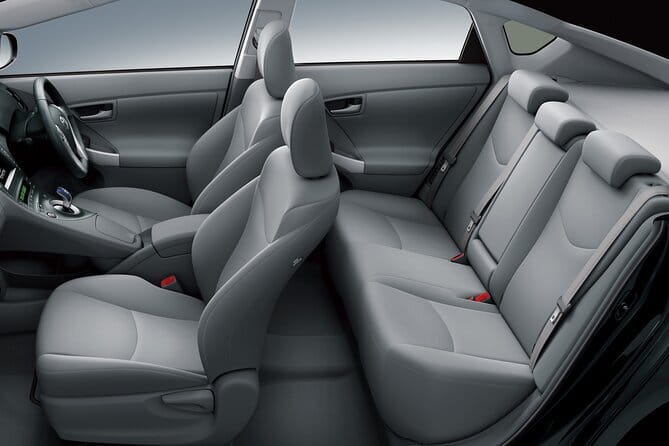 Private Car & English-Speaking Driver – Sri Lanka Island wide - Private car in Sri Lanka, built for your pace
