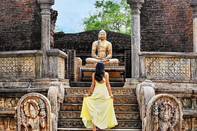 Private Car & English-Speaking Driver – Sri Lanka Island wide - Unlimited photo stops without turning your day into a stop-start circus