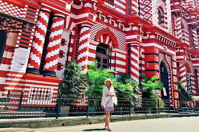 Private Colombo Sightseeing By Tuk Tuk - Gangaramaya Temple And Bera Lake, The Longest And Most Worth-Your-Time Stop