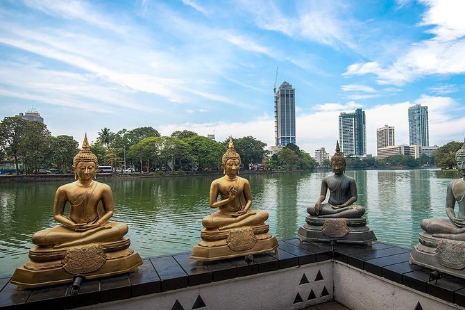 Private Night Tour in Colombo with Street Food Tasting - Galle Face Green: street food by the oceanfront park