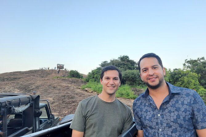 Private Sigiriya Day Tour and Authentic Sri Lankan Lunch Buffet - Dambulla Golden Temple caves: five sanctuaries in about 40 minutes