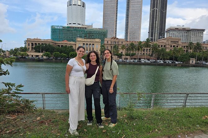 Ride and Explore Colombo and Food By Tuk Tuk Tour All Inclusive - Independence Memorial Hall and the Colonial-Modern Blend