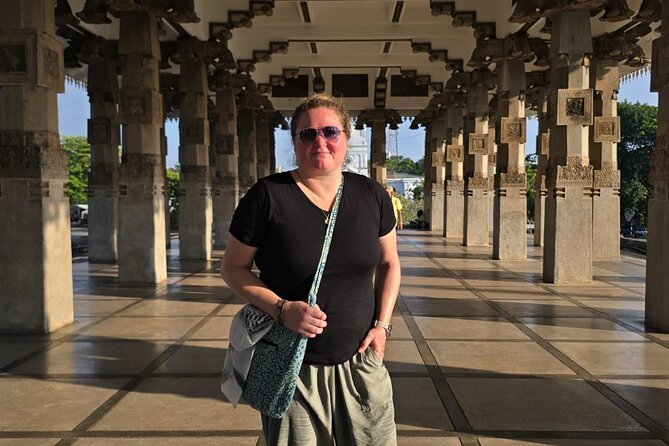 Ride and Explore Colombo and Food By Tuk Tuk Tour All Inclusive - Red Mosque, Pettah Area, Sambodhi Chaithya, and the Sea-Looking Stupa