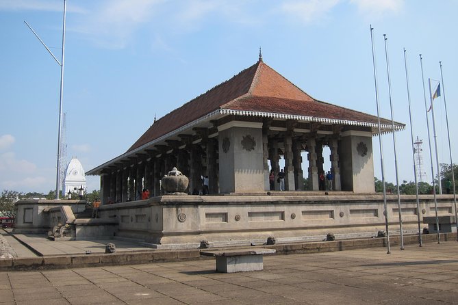 Shangri-La Colombo City Tour. - Parliament of Sri Lanka: a quick lesson in Colombo’s modern civic life