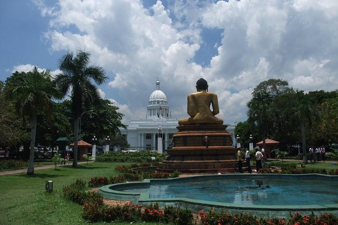 Shangri-La Colombo City Tour. - Cinnamon Gardens, Victoria Park, and Independence Square in one sweep