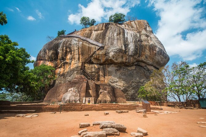 Sigiriya and Dambulla Cave Temple Private Day Trip From Bentota - Traditional breakfast and lunch that match the region
