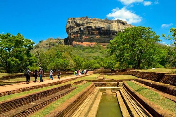 Sigiriya Day Trip with Experts - Dambulla Cave Temple: big scale, real atmosphere