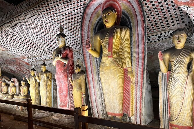 Sigiriya Fortress & Dambulla Day Tour From Colombo, Bentota Area - Lake View Village Food Sigiriya: A Quick Cultural Reset
