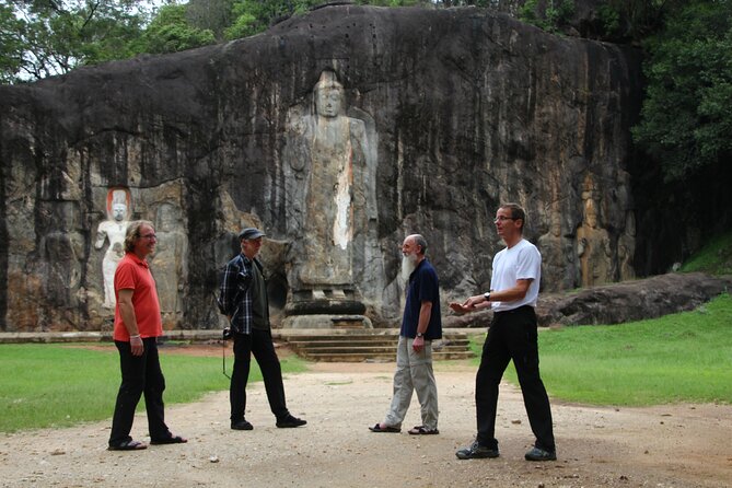 Sri Lanka 8 Tage 7 Nächte Tour mit privatem Fahrer - Day 2 Culture Layer: Pothgul Viharaya and Nissanka Latha Mandapaya