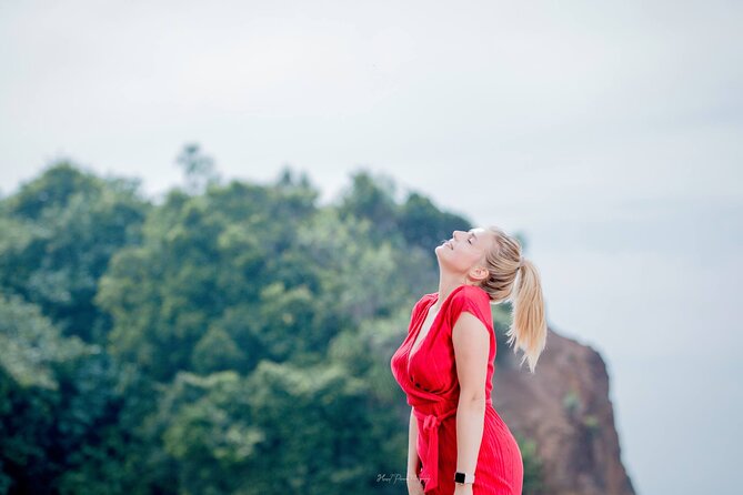 Sri Lanka Budget Tours 6 Days H/B accommodations - Golden Temple of Dambulla and evening Sigiriya, the classic Sri Lanka combo