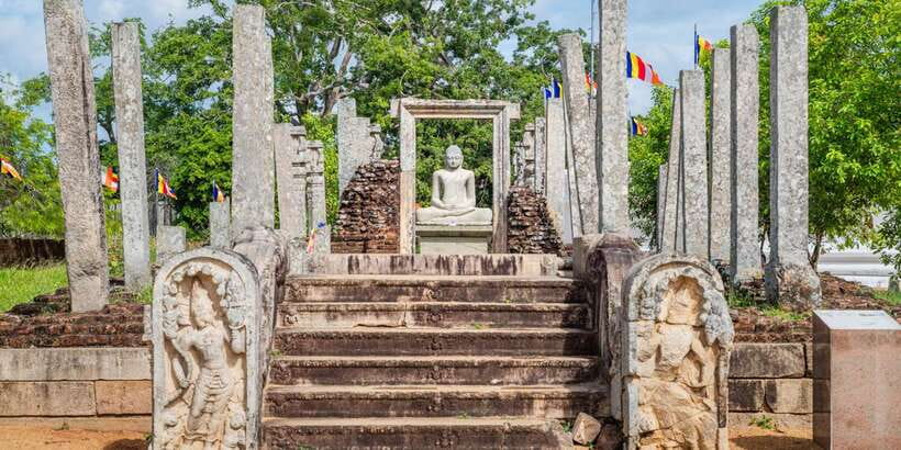 Sri Lanka Private 3-Day Cultural Tour, 5 UNESCO Sites - Minneriya jeep safari: how to set expectations (and budget)