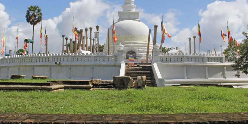 Sri Lanka Private 3-Day Cultural Tour, 5 UNESCO Sites - Day 3: Matale spice stop, Dambulla murals, Tooth Temple in Kandy