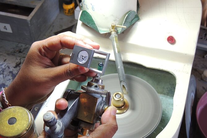 Sri Lanka - Private Ratnapura Gem Tour with Gem and jewelry Expert - Heat treatment workshop: where color, clarity, and quality meet reality