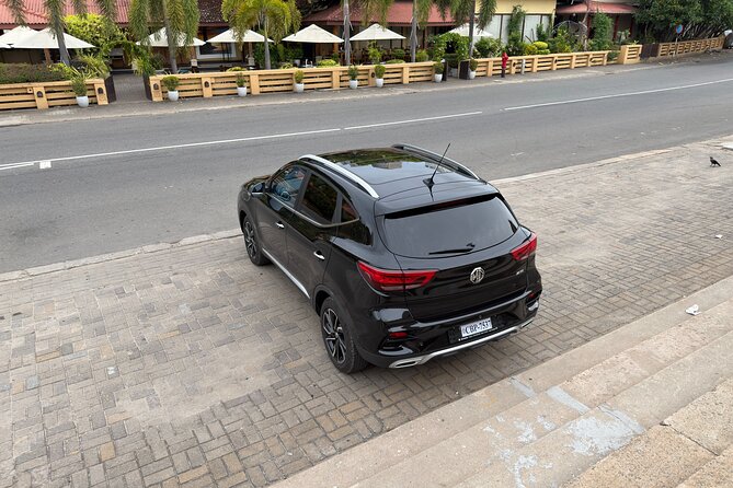 Sri Lanka Private Tour Pick Up & Drop Off - Colombo Intl Airport - Your private chauffeur in Sri Lanka: English support and real routing freedom