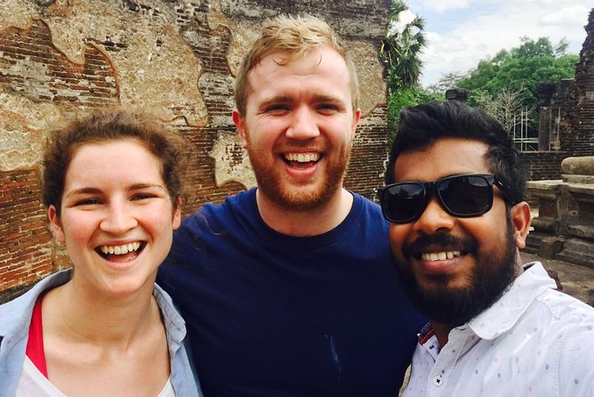 Sri Lanka sightseeing tours 11 Days with driver, vehicle and H/B accommodations - From Dambulla to Kandy: caves, spice gardens, and temple stops