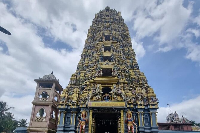 Ten Days Scenic Sri Lanka - Day 4 Kandy temples, Kandy Lake Club dance show, and the Tooth Relic