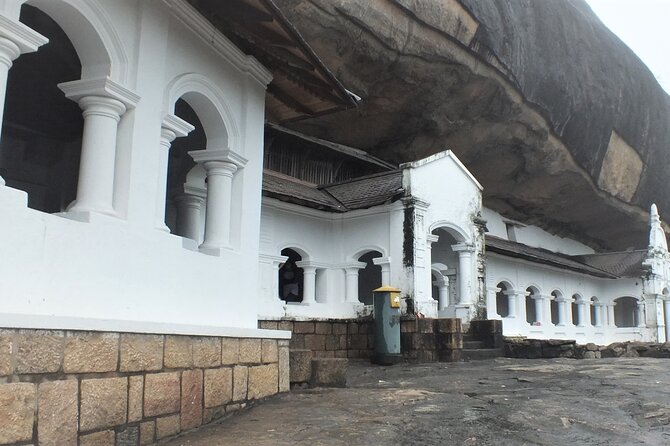 Throughout the Pearl Island in 14 Days - Lion Rock climb and the bull-cart village moment