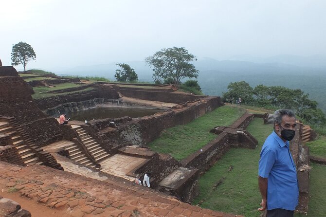 Throughout the Pearl Island in 14 Days - The Nuwara Eliya to Ella train ride, Nine Arches, and Ravana area stops