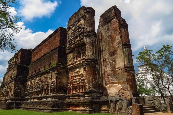 Tour Packages in Sri Lanka - Most Popular Round Tour - All in One Tour - Sigiriya Village Tour, Bullock Cart Rides, and Dambulla Caves