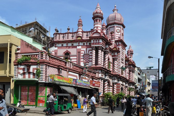 Tuk It Easy Colombo - Sri Ponnambalam Vanesar Kovil: A Temple Stop With an Actual Purpose